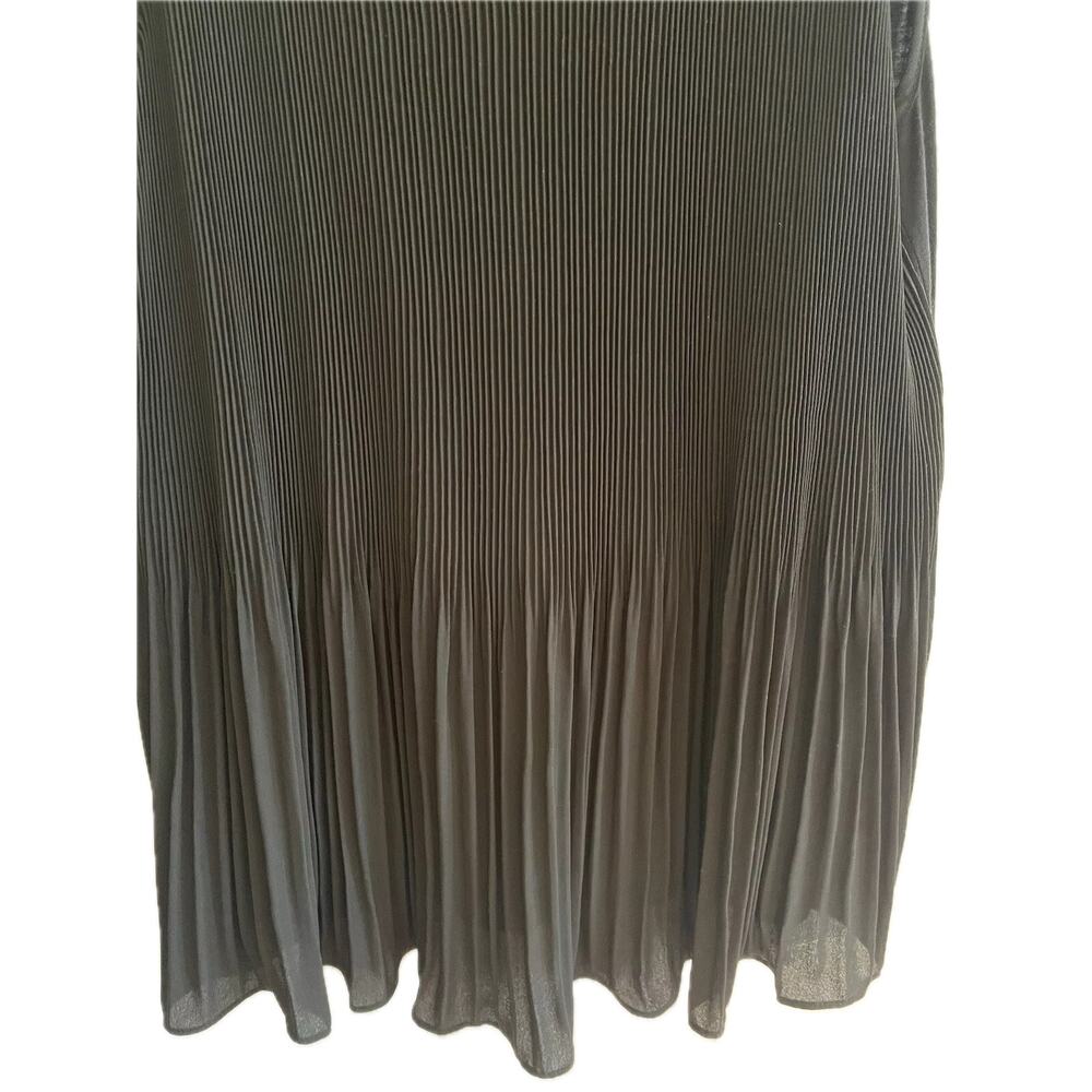 LOFT Pleated Flowy Black Sleeveless Tank Blouse Size Small - Picture 8 of 13